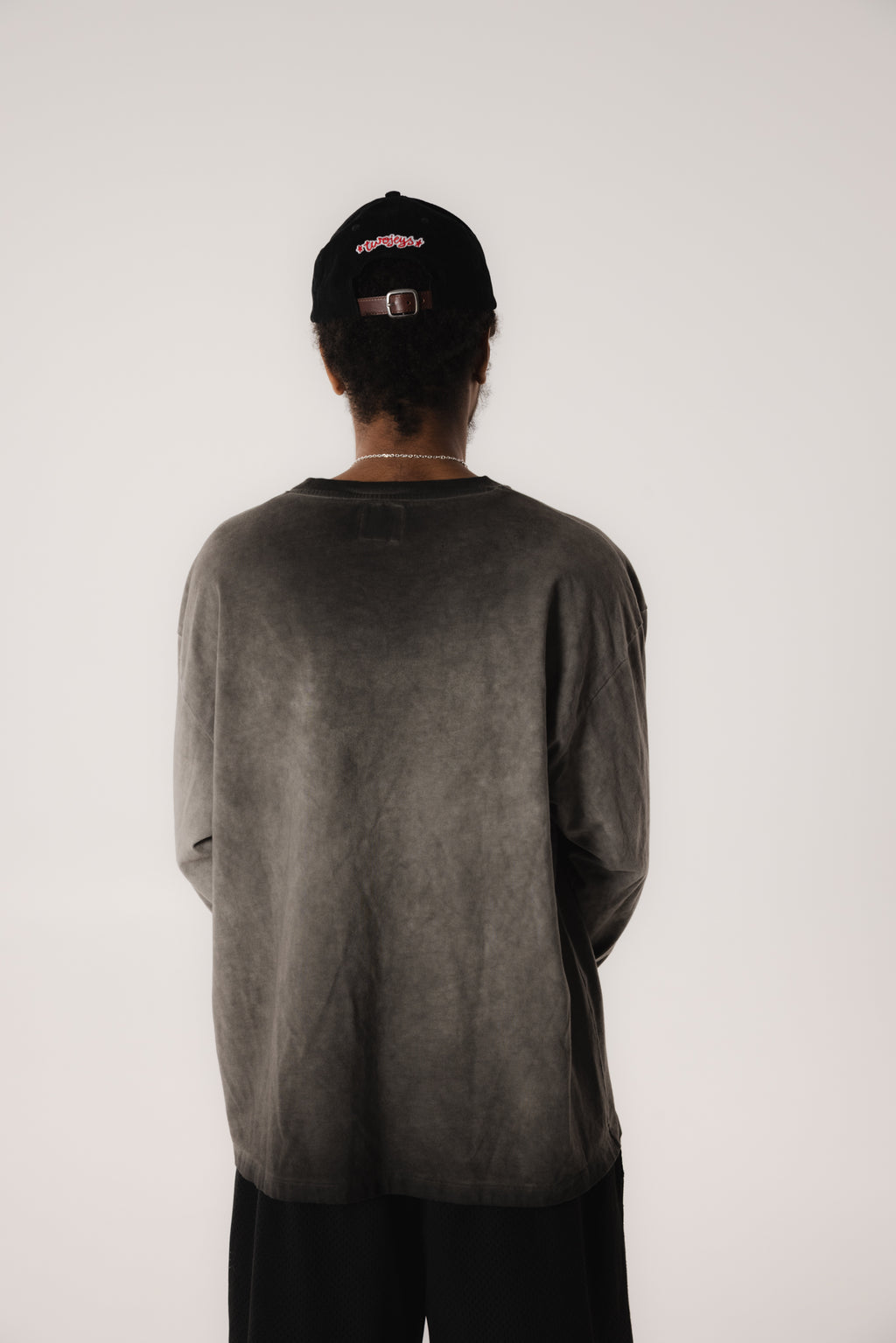 Black Icon Chain Long Sleeve Tee