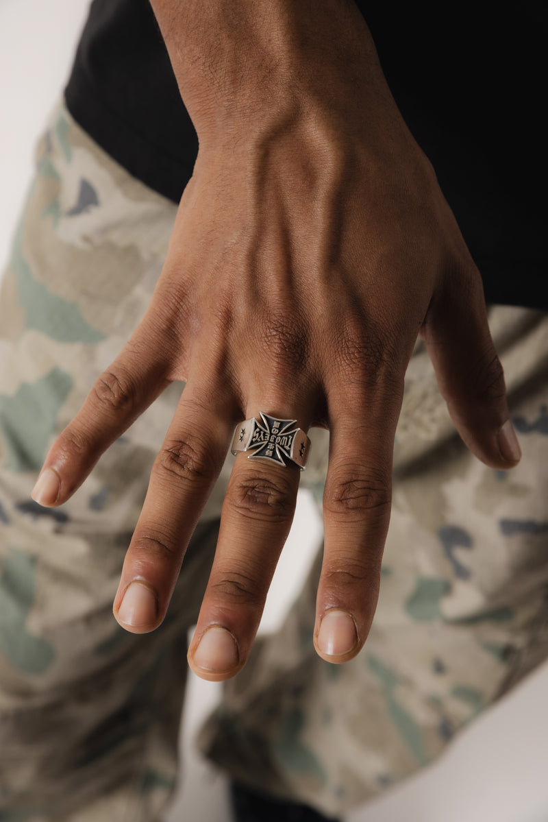 Axis Ring