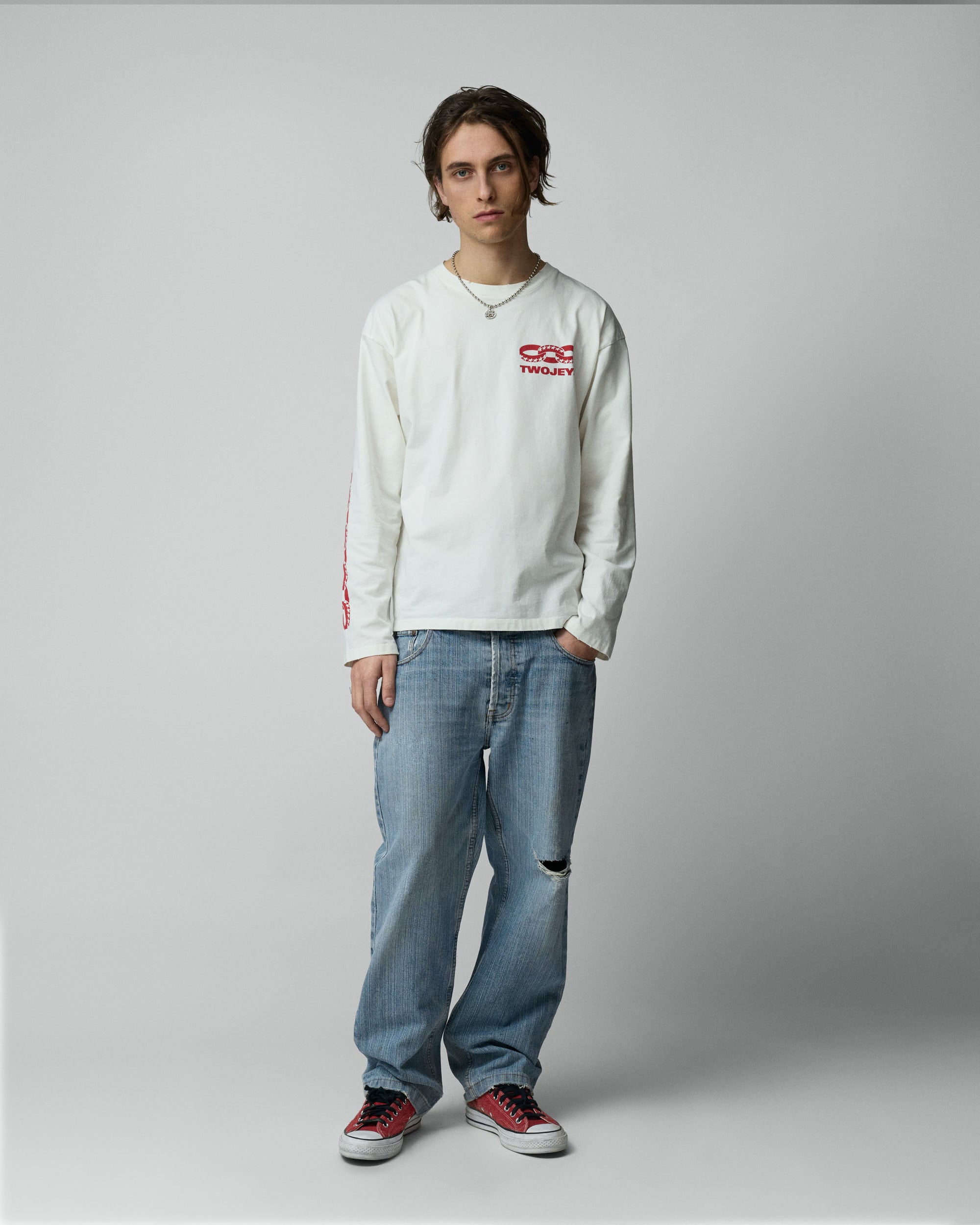 White Icon Chain Long Sleeve Tee – Twojeys
