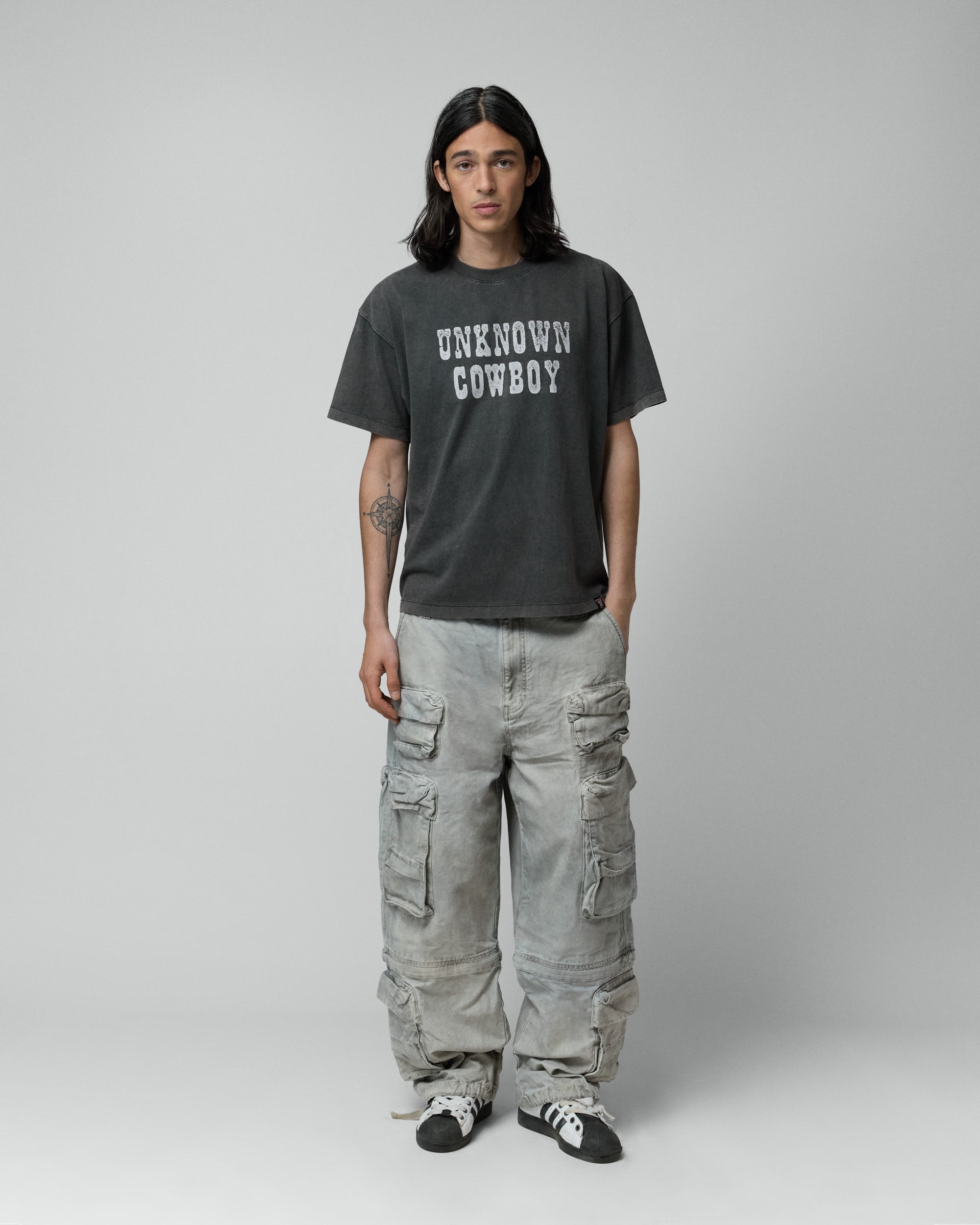 Unknown Tee Black – Twojeys