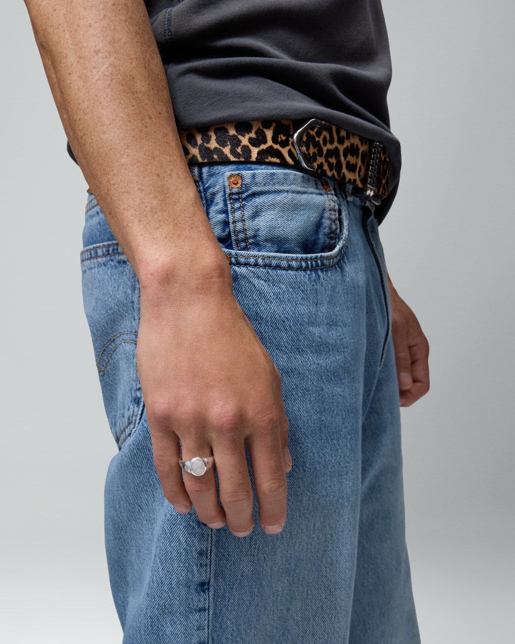 Vertical Moonstone Signet – Twojeys