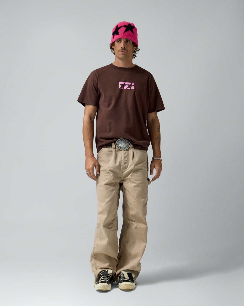 Framed Logo Tee Brown – worn by model