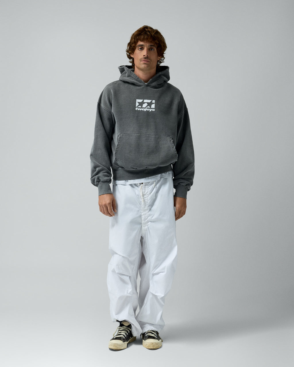 Framed Logo Hoodie Ash – worn by model