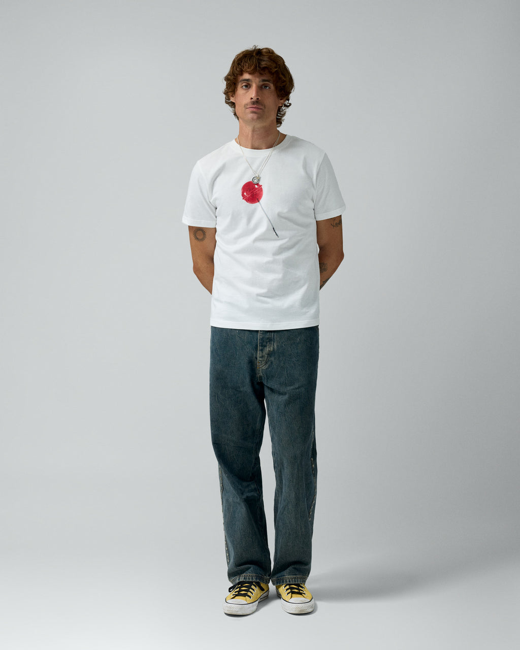 Lollipop Tee White – worn by model