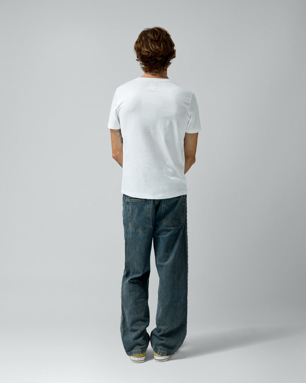 Lollipop Tee White – worn by model