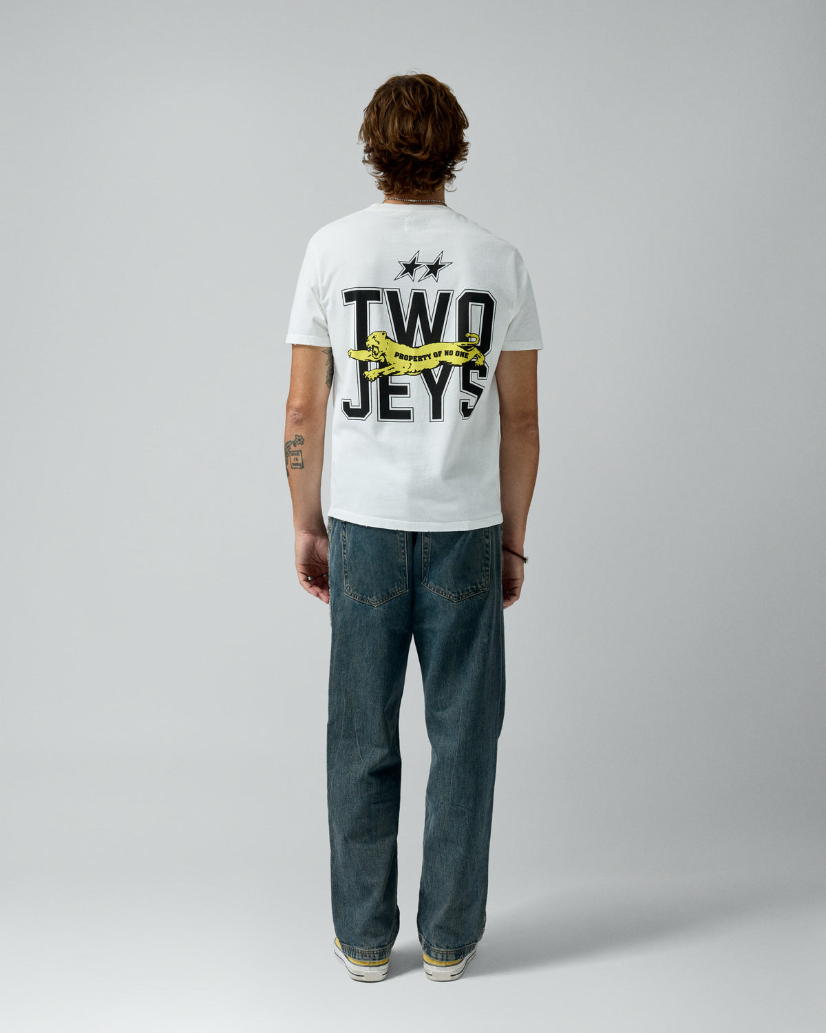 Panther Tee White – worn by model