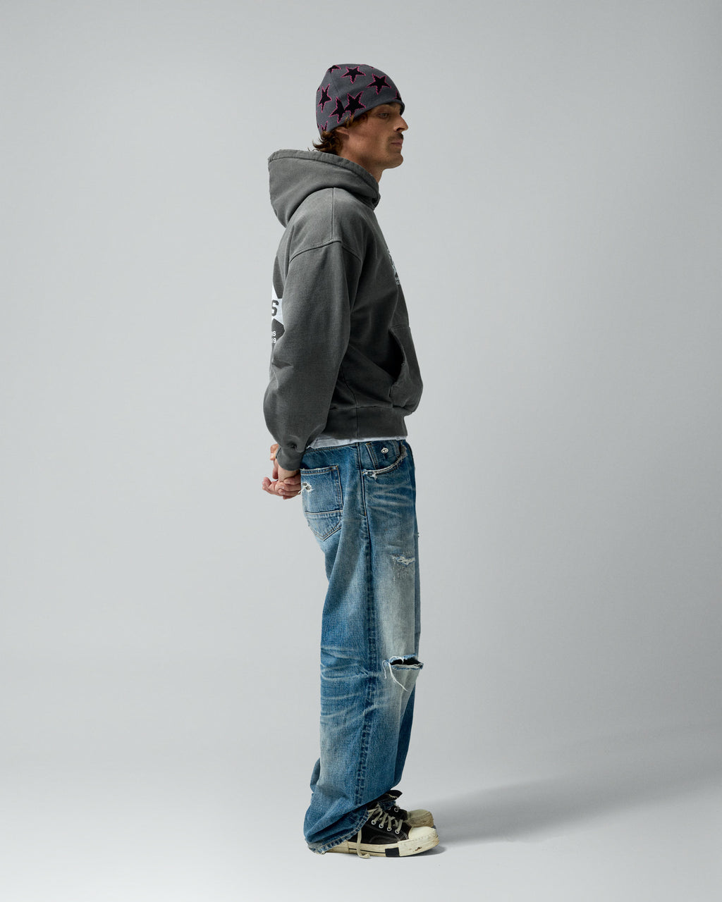 Permanent Shooting Stars Hoodie Ash – worn by model