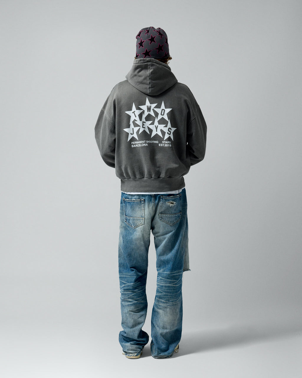 Permanent Shooting Stars Hoodie Ash – worn by model