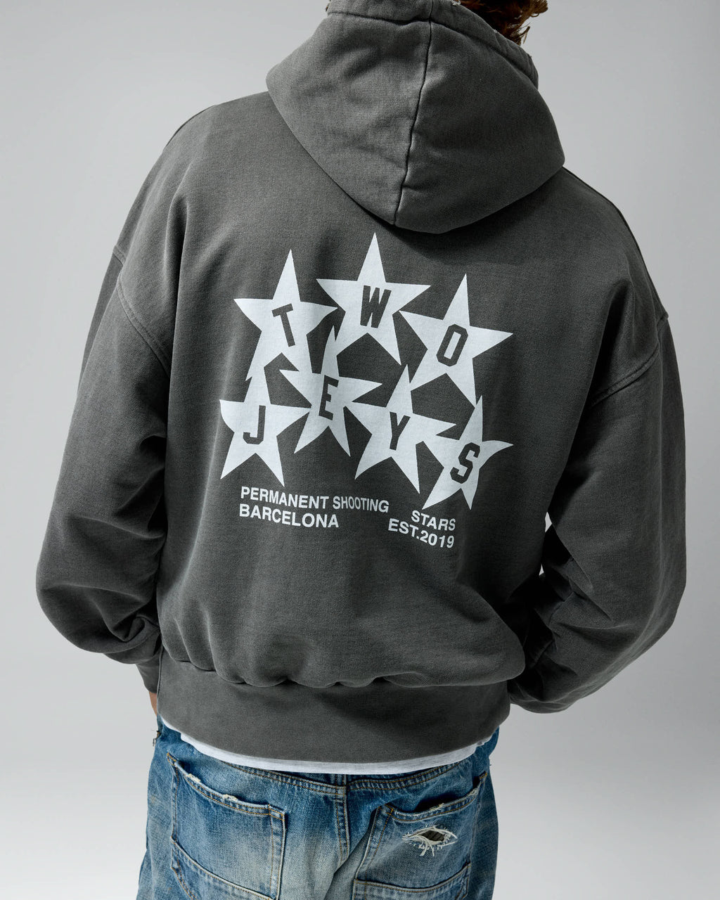 Permanent Shooting Stars Hoodie Ash – worn by model