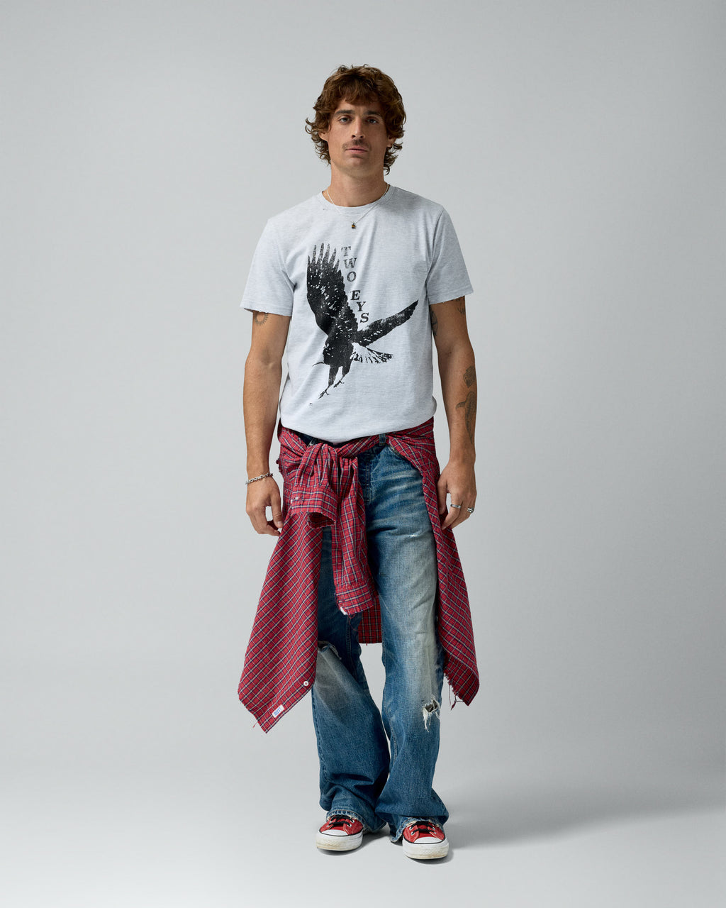 Pigeon Tee Grey Melange – worn by model