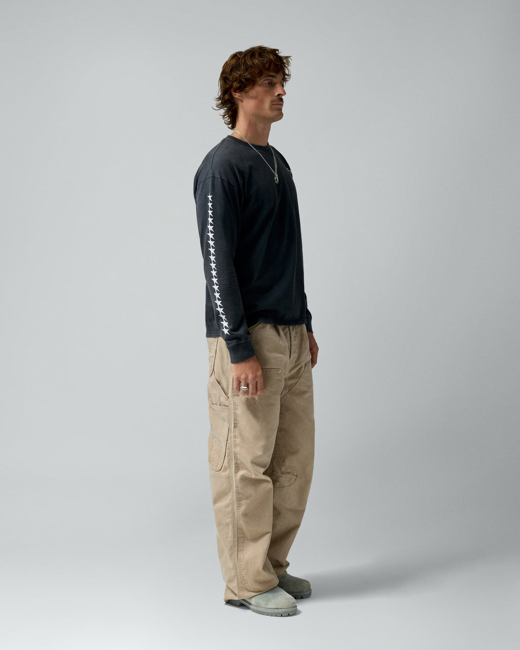 Starline Long Sleeve Tee Black – worn by model