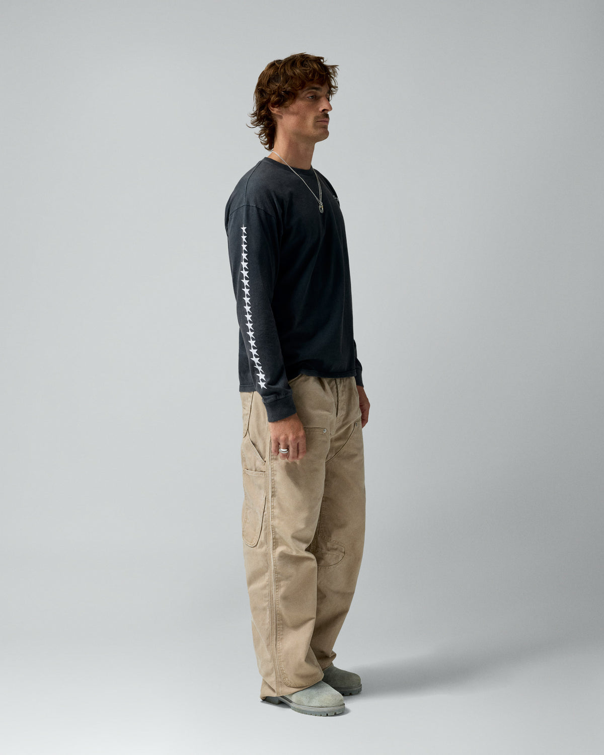 Starline Long Sleeve Tee Black – worn by model