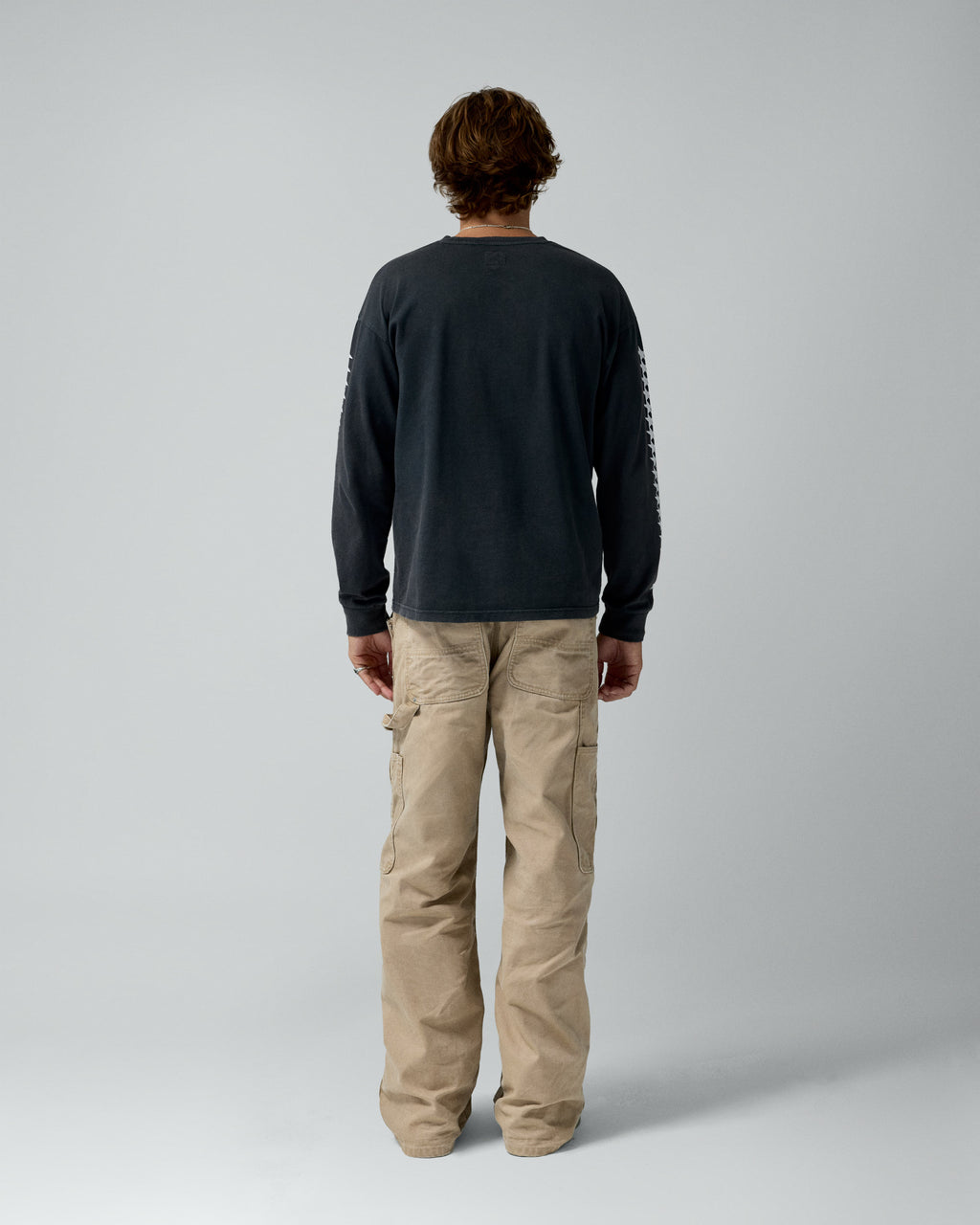 Starline Long Sleeve Tee Black – worn by model