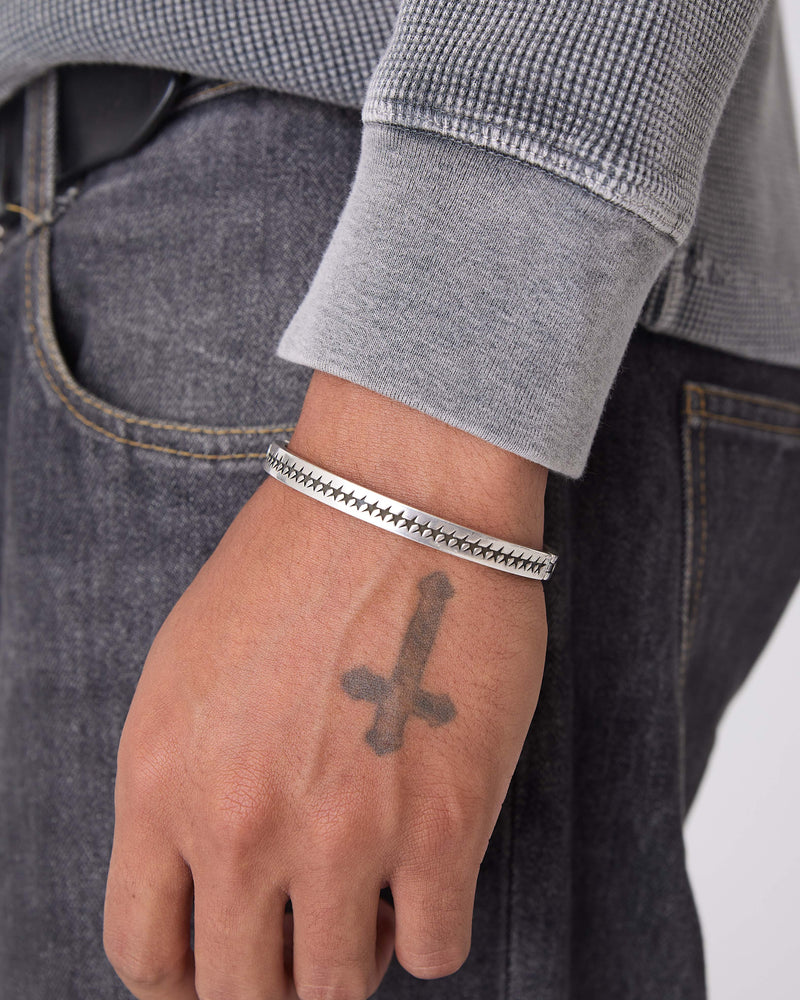 Icon Stars Closed Bangle