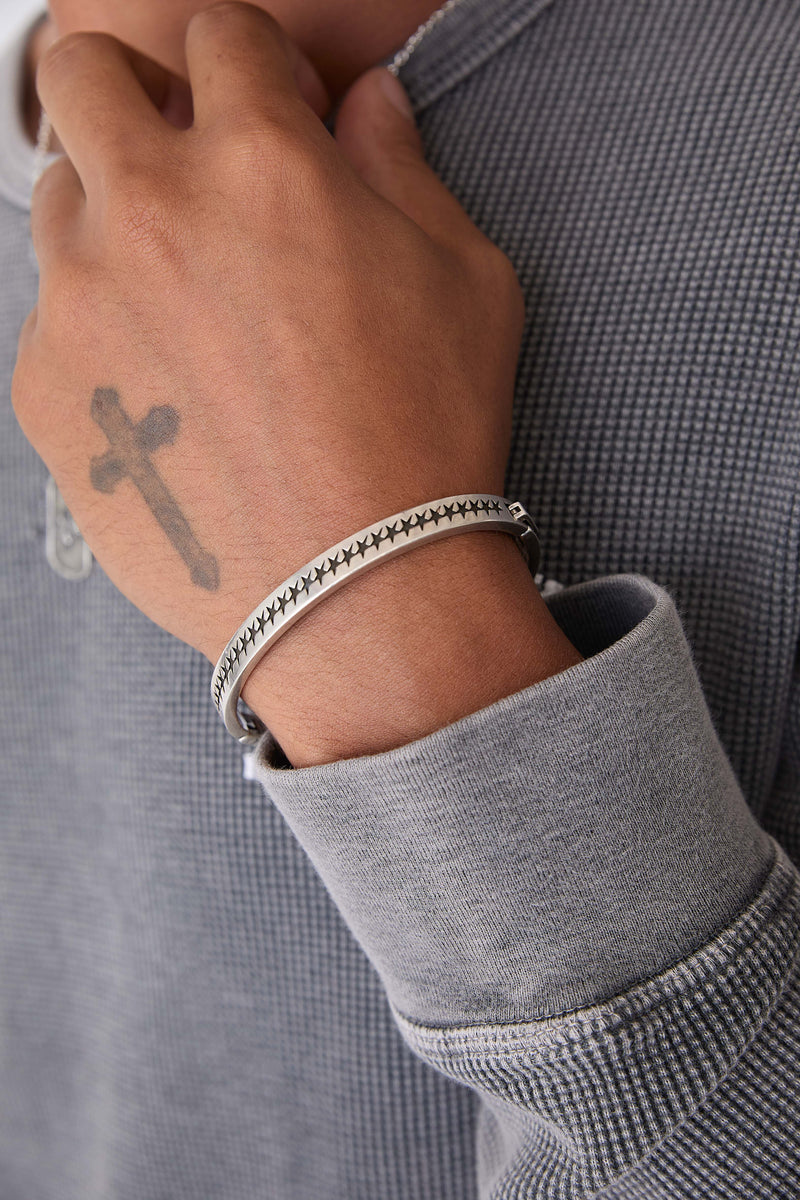 Icon Stars Closed Bangle