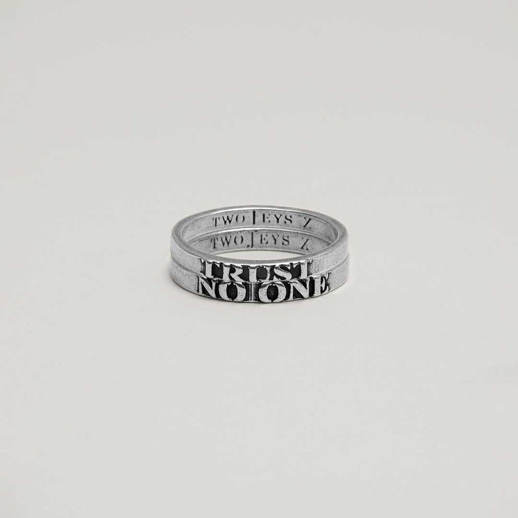 Twojeys rings Trust No One Ring Set